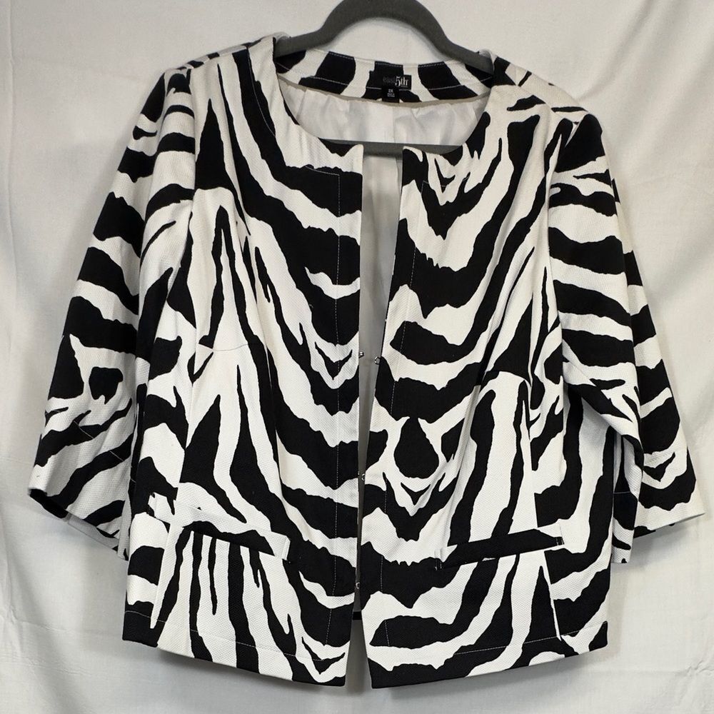 East 5th Womens Blazer Jacket Size 2x Black White Zebra Pint Hook & Eye Closure